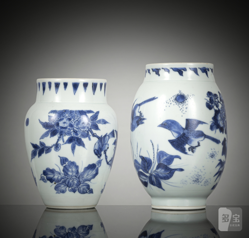 Two porcelain vases decorated in underglaze blue with bird/flower decoration - 图1